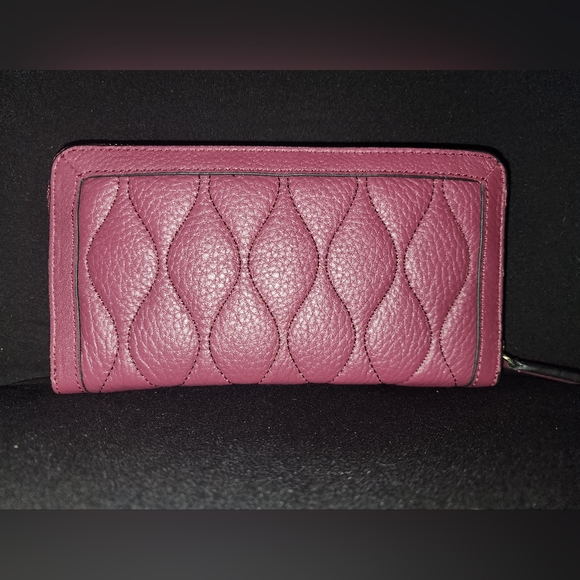 Vera Bradley Quilted Georgia Wallet. NEW With Tags - Picture 6 of 10